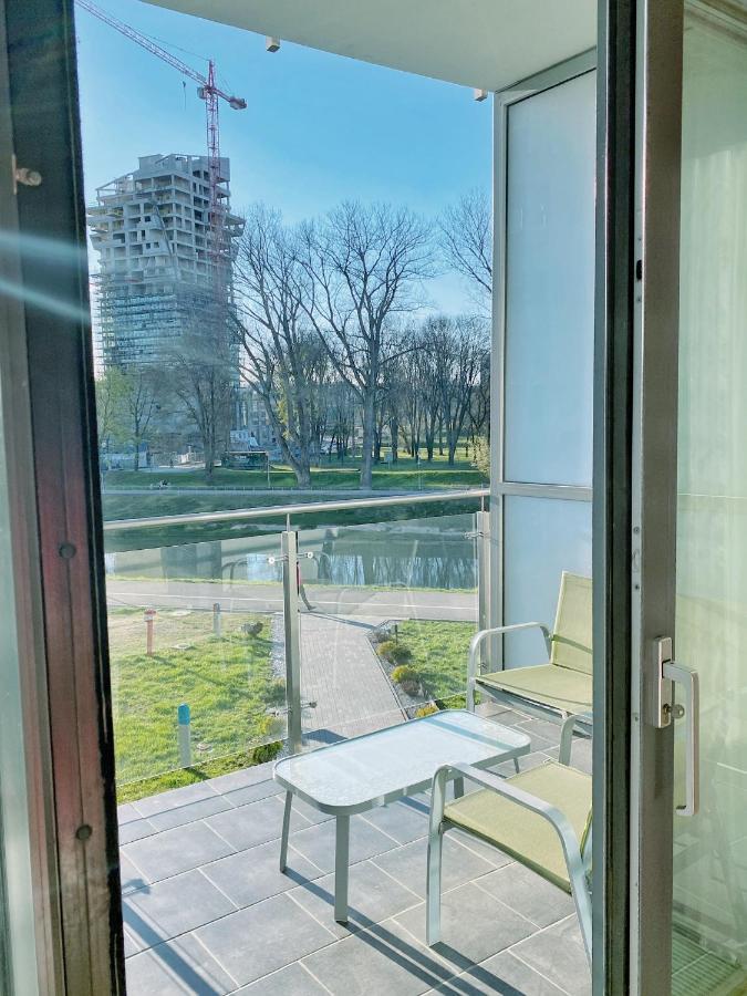 Capital Towers - Apartament Pop-Art Z Widokiem Na Rzeke Жешов Екстериор снимка